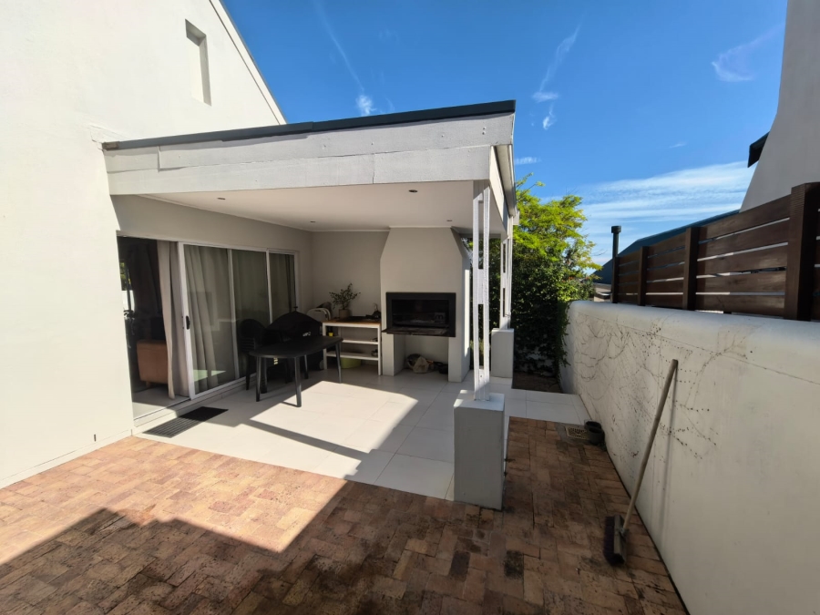 To Let 3 Bedroom Property for Rent in Schonenberg Western Cape